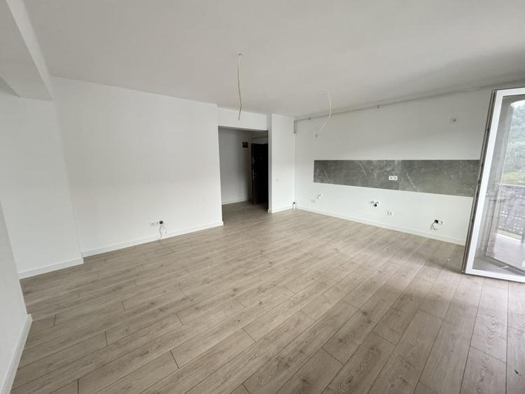 Apartament cu 3 camere semidecomandat în Florești — fotografia 3