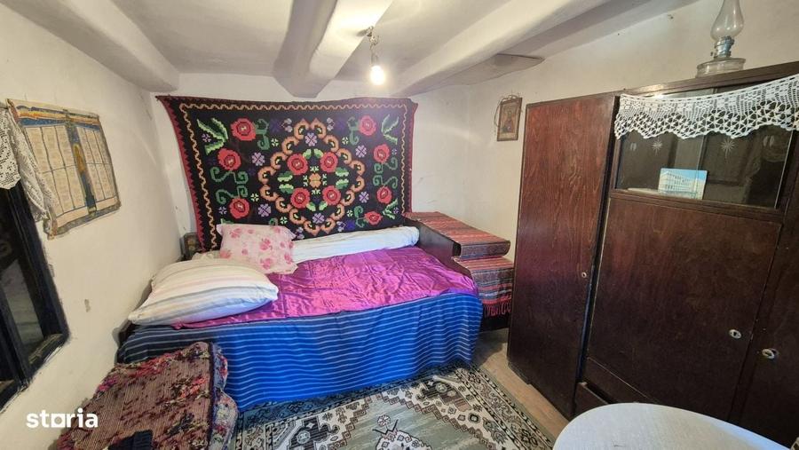 Casă cu 3 camere în Scoarța