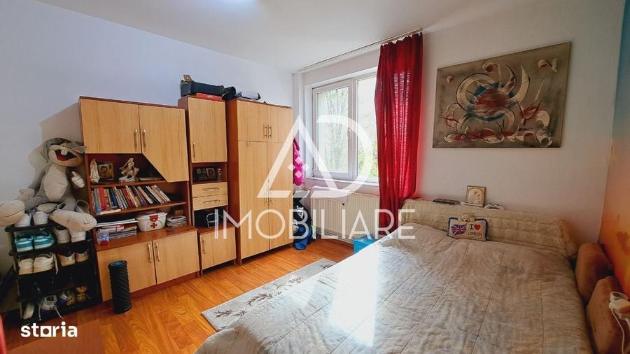 Apartament cu 3 camere semidecomandat în Central