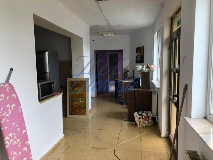 Casă individuală cu 5 camere cu Garaj în Florești