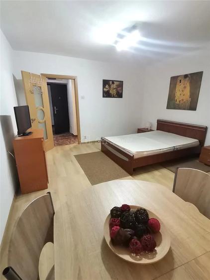 Garsonieră semidecomandată, mobilată în Turda