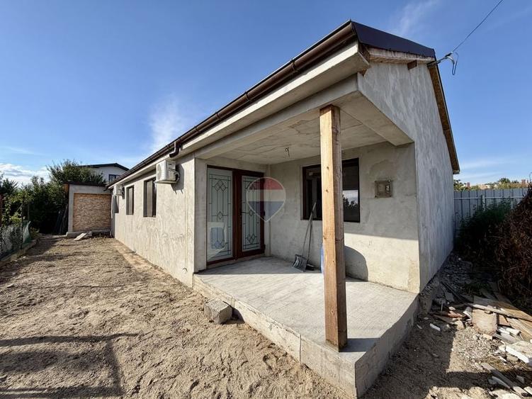 Casă individuală cu 5 camere cu Teren 433 Mp în Golești
