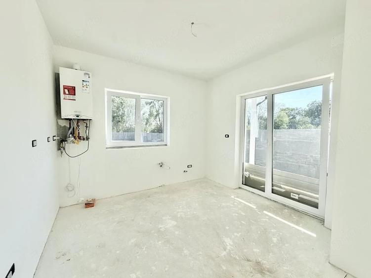 Casă cu 4 camere cu Teren 415 Mp în Albina