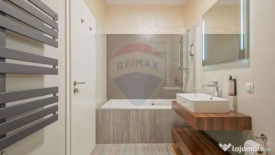 Apartament cu 3 camere decomandat în Drumul Poienii