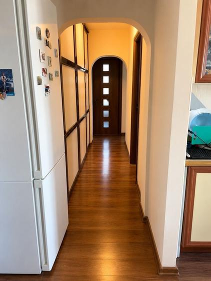 Apartament cu 3 camere decomandat în Exterior Vest