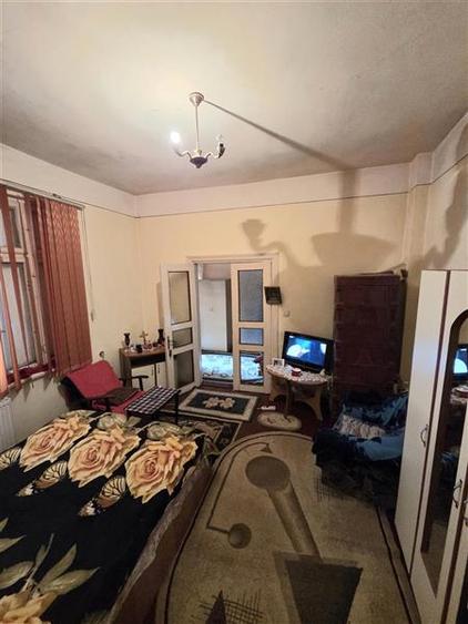 Casă cu 4 camere cu Canalizare în Casa de Cultură