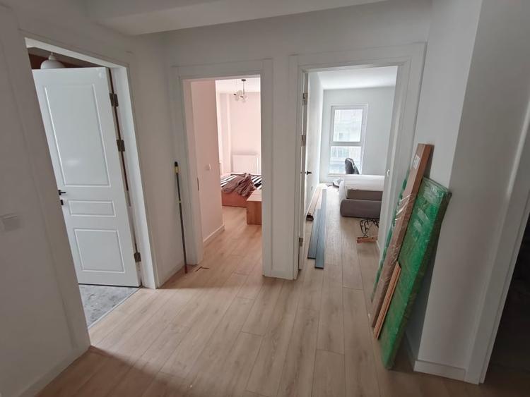 Apartament cu 3 camere semidecomandat în Florești