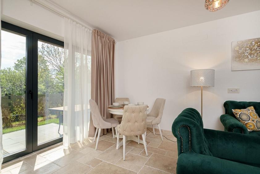 Apartament cu 2 camere semidecomandat, mobilat în Băneasa