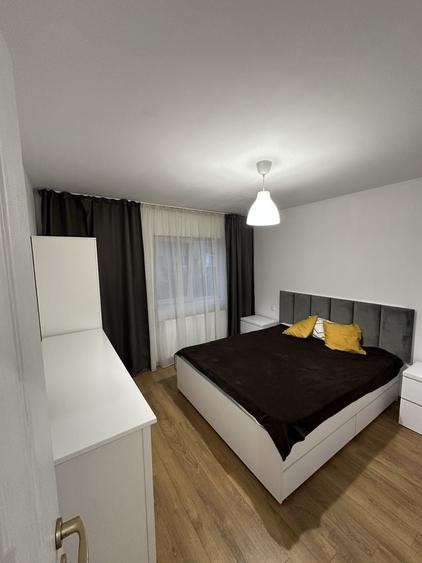 Apartament cu 3 camere decomandat în Stana