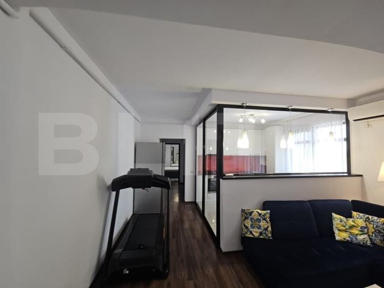 Apartament cu 2 camere semidecomandat, mobilat în Bucium