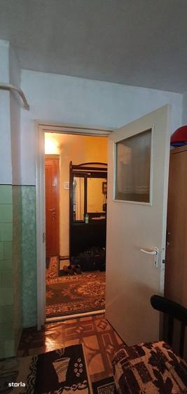 Apartament cu 3 camere decomandat, mobilat în Central