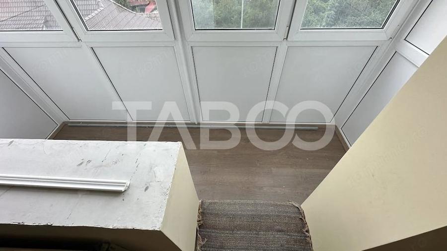 Apartament cu 4 camere decomandat în Ștrand