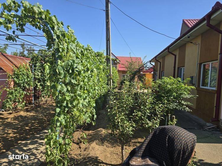 Casă cu 4 camere cu Teren 200 Mp în Central
