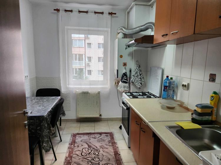 Apartament cu 2 camere decomandat în Vitan