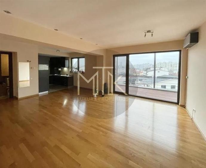 Apartament cu 3 camere decomandat, mobilat în Arcul de Triumf
