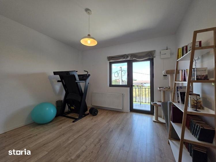 Casă cu 5 camere cu Teren 600 Mp în Clinceni