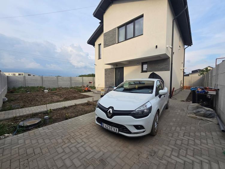 Casă individuală cu 5 camere cu Canalizare în Pantelimon