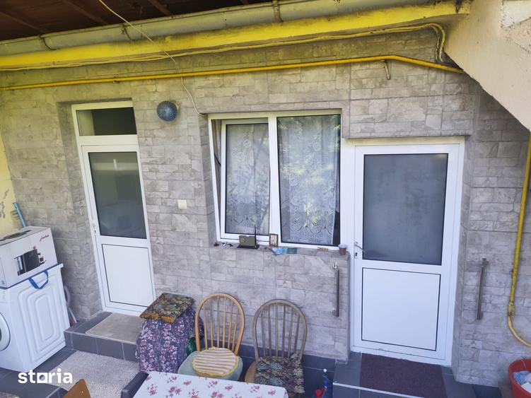 Casa de vanzare cu garaj ?i pivni?a - 7