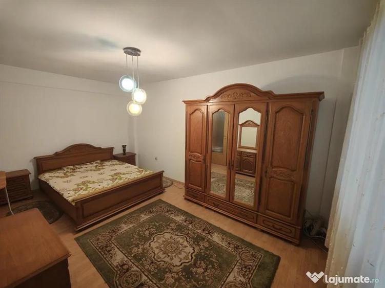 Garsonieră decomandată, mobilată în Craiovița Nouă