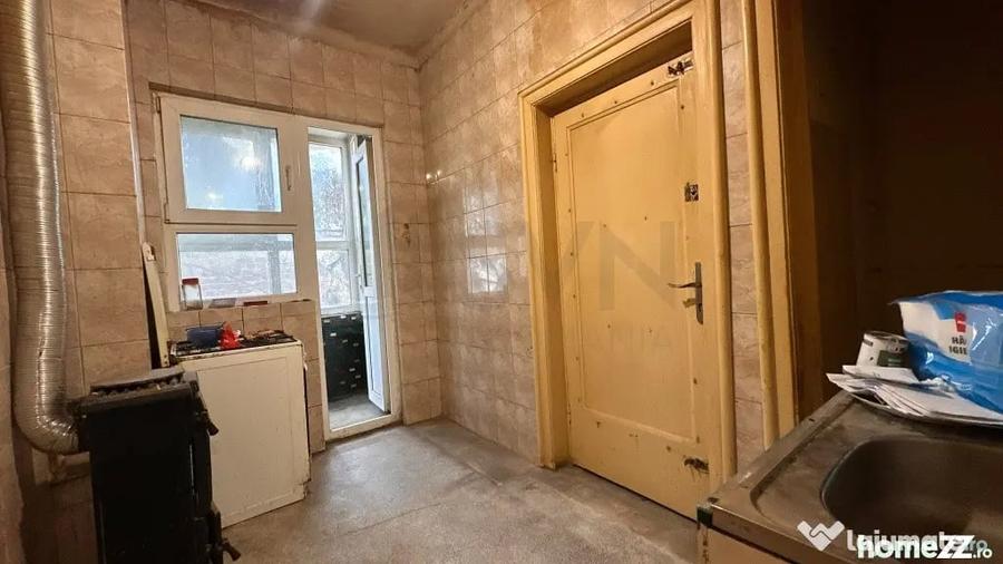 Apartament cu 4 camere semidecomandat în Alba Iulia