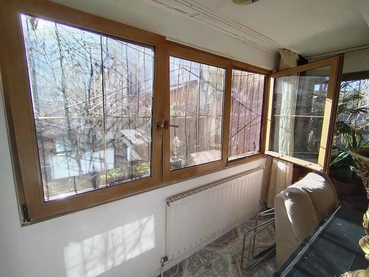 Apartament cu 3 camere decomandat în Girocului