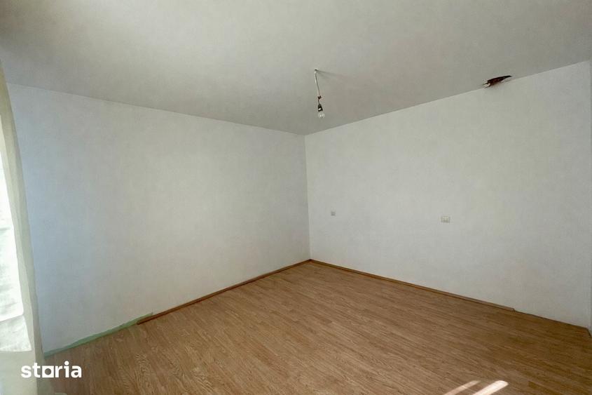 Casă cu 3 camere cu Teren 3500 Mp în Vicovu de Sus