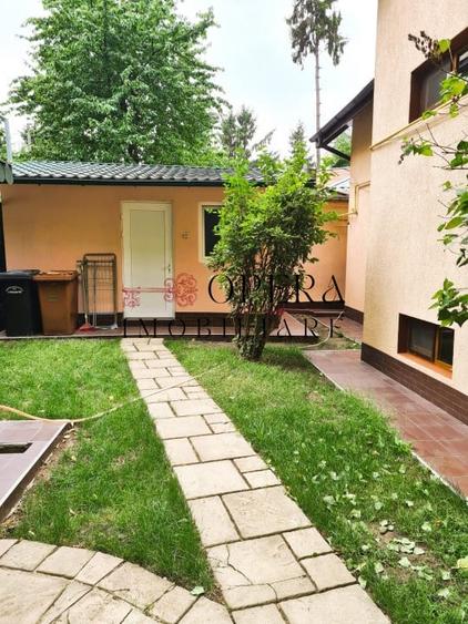 Casă individuală cu 5 camere cu Canalizare în Tătărași