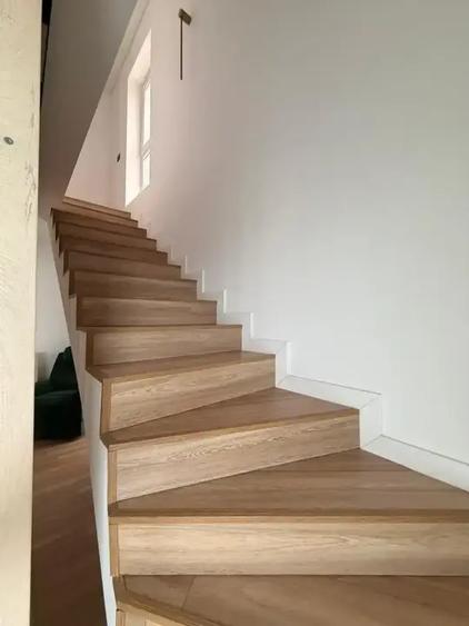 Penthouse cu 3 camere decomandat, mobilat în Berceni