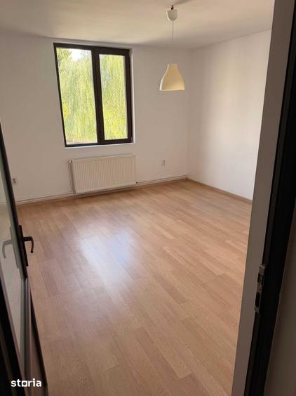 Casă cu 4 camere cu Teren 170 Mp în Dămăroaia
