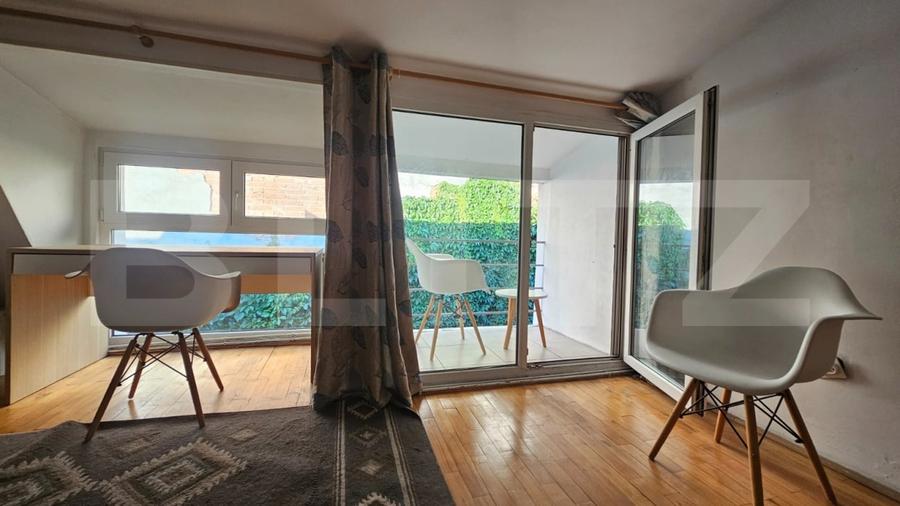 Apartament cu 2 camere semidecomandat, mobilat în Central