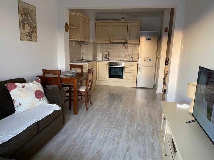 Apartament cu 2 camere decomandat în Exterior Vest