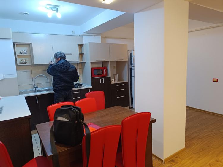 Apartament cu 2 camere semidecomandat în Central