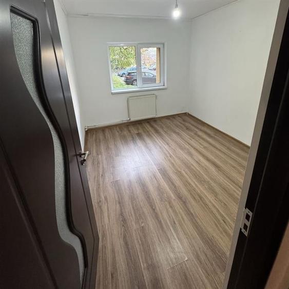 Apartament cu 4 camere decomandat în Obcini
