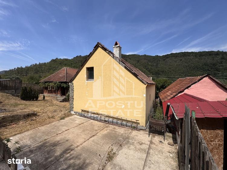 Casă cu 4 camere cu Teren 647 Mp în Toplița