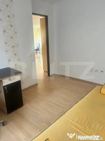 Apartament cu 3 camere semidecomandat în Bună Ziua