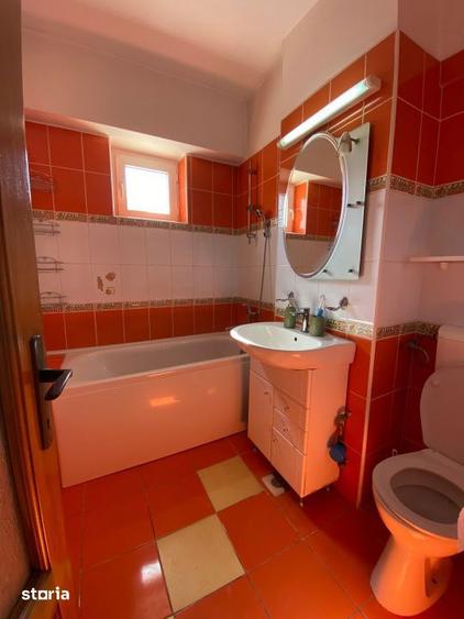 Apartament cu 3 camere, mobilat în Calea București