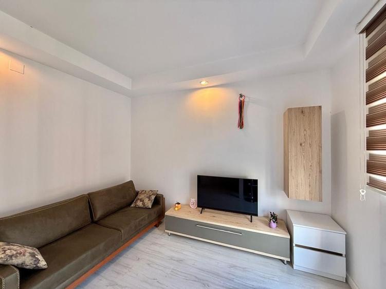 Apartament cu 2 camere semidecomandat în Ștefăneștii de Jos