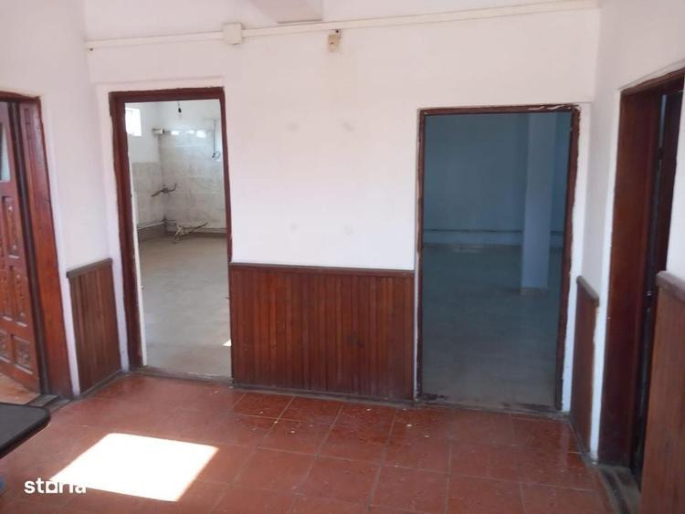Spațiu comercial, de 84 mp, în Central