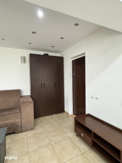 Apartament cu 3 camere decomandat în Exterior Vest