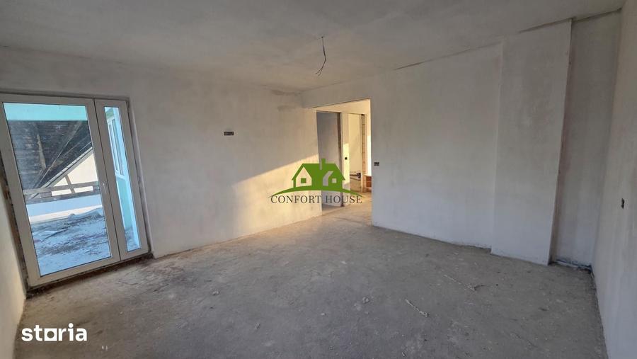 Casă cu 5 camere cu Teren 3600 Mp în Central