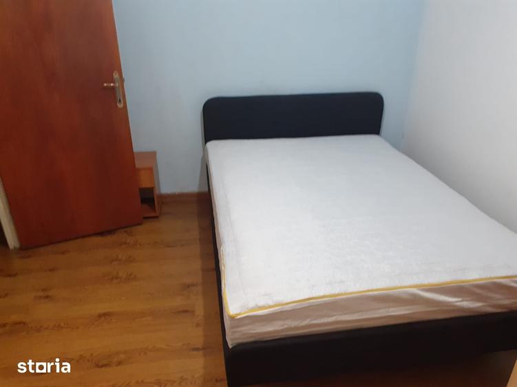 Apartament cu 2 camere semidecomandat în Tei