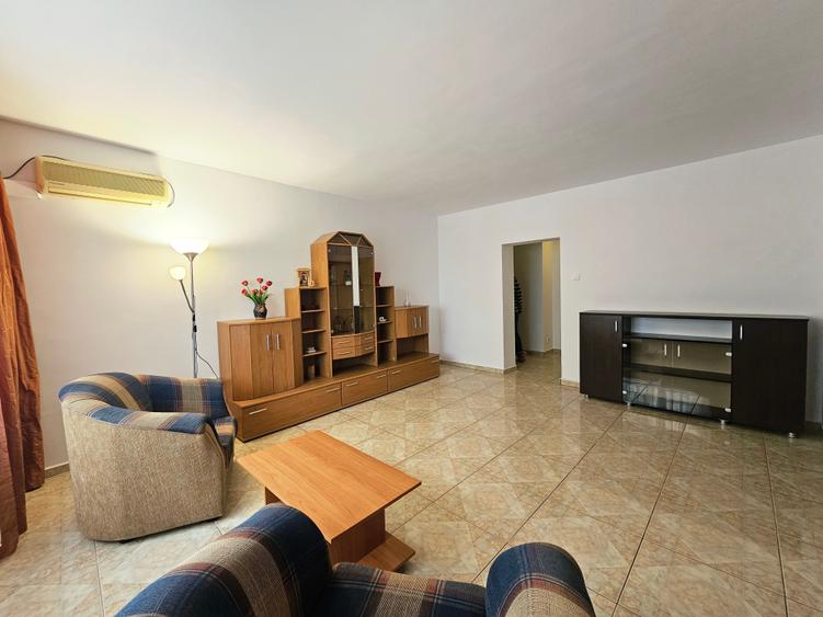 Apartament cu 3 camere decomandat, mobilat în Splaiul Unirii