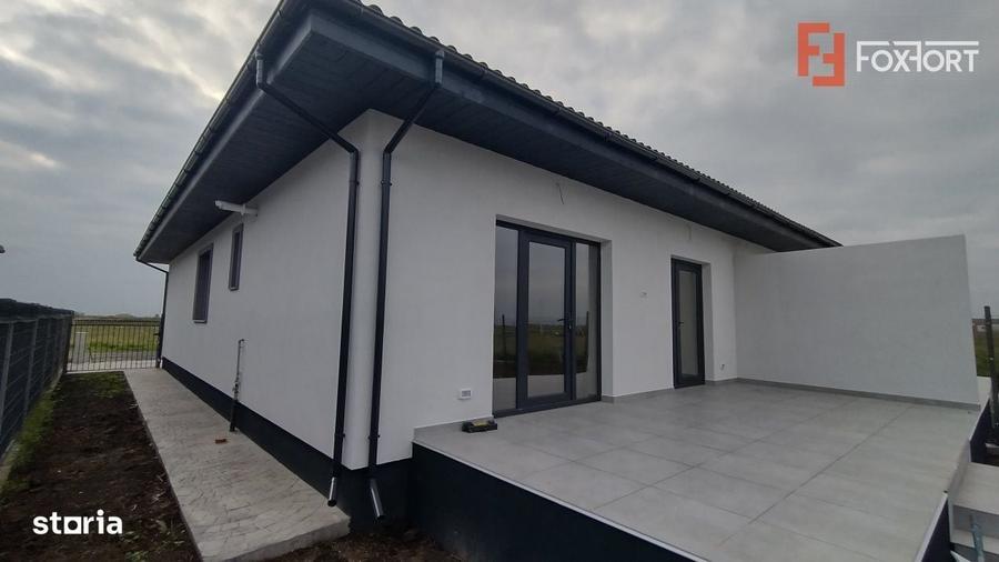 Casă cu 3 camere în Est