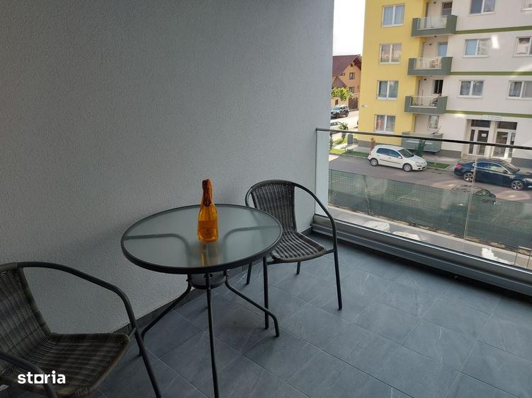 Apartament cu 2 camere decomandat în Tractorul