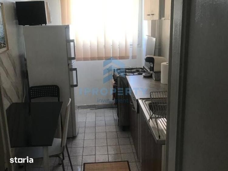 Apartament cu 2 camere semidecomandat în Centrul Civic