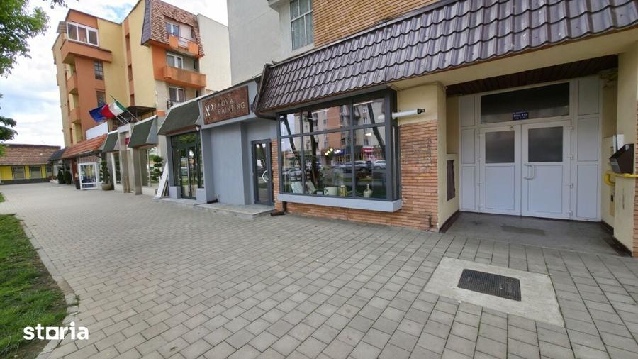 Apartament cu 4 camere decomandat în Tolstoi