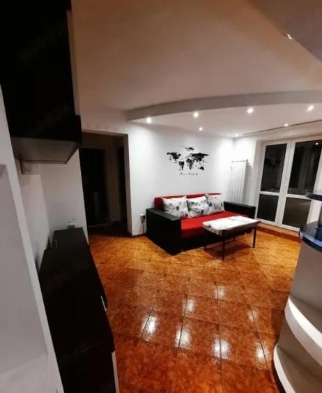 Apartament cu 2 camere semidecomandat, mobilat în Băneasa