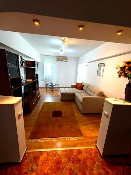 Apartament cu 3 camere decomandat, mobilat în Tei