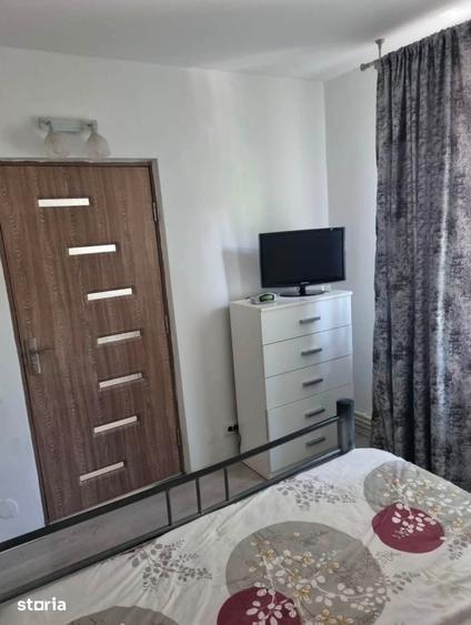 Apartament cu 2 camere semidecomandat în Calea București