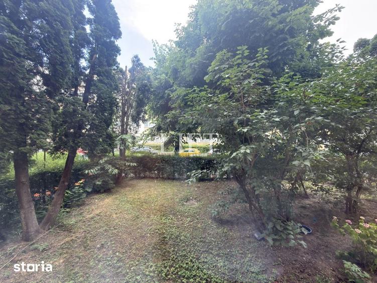Apartament cu 3 camere decomandat în Astra